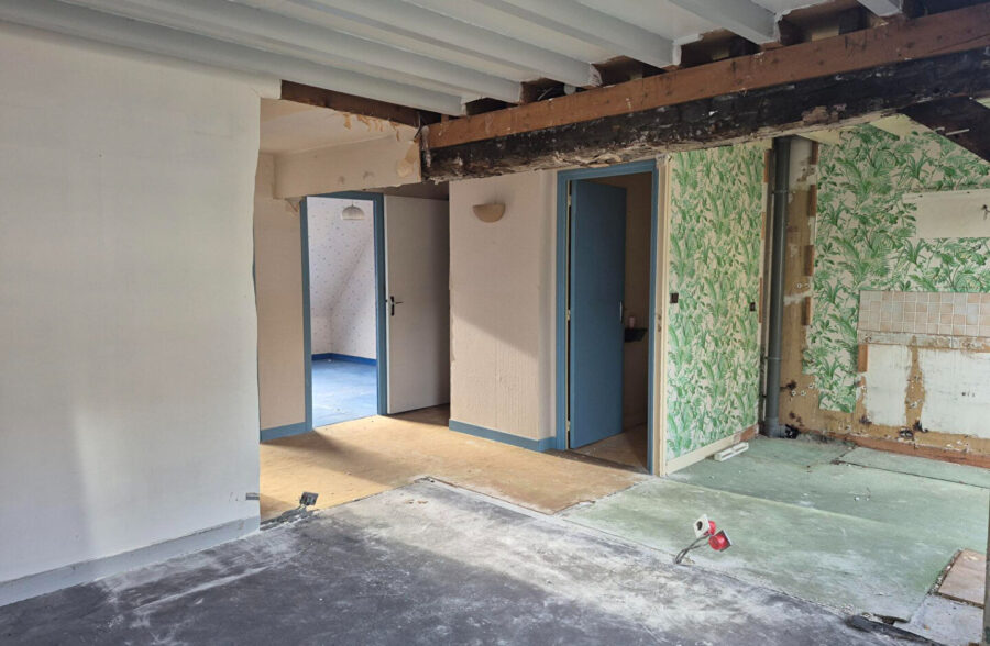 VIEUX LILLE – Plateau brut  en duplex d’environ 66 m² CARREZ (95 m² au sol)