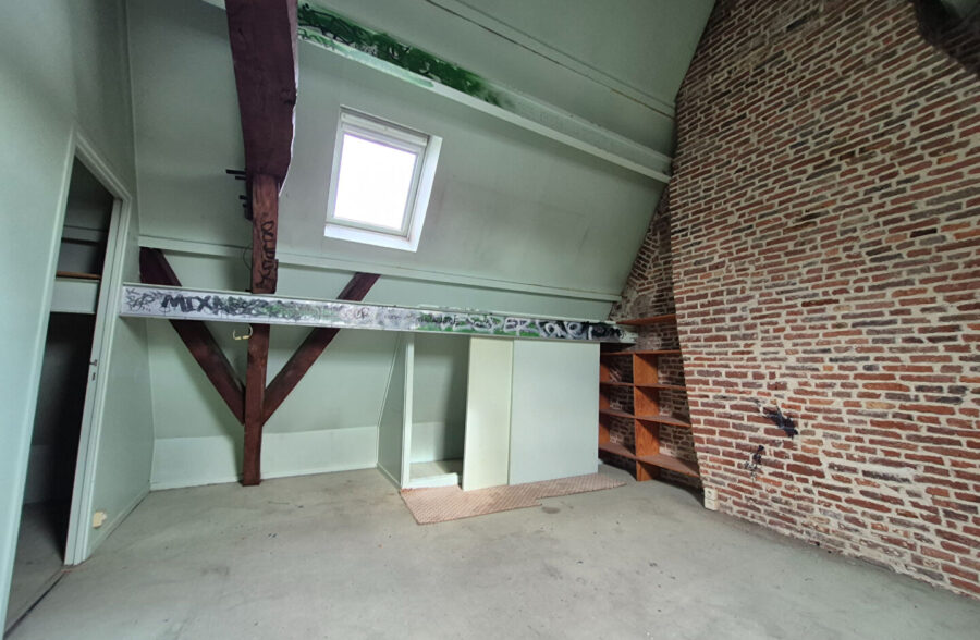 VIEUX LILLE – Plateau brut  en duplex d’environ 66 m² CARREZ (95 m² au sol)