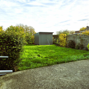 Maison semi-individuelle de type Bâtir avec garage