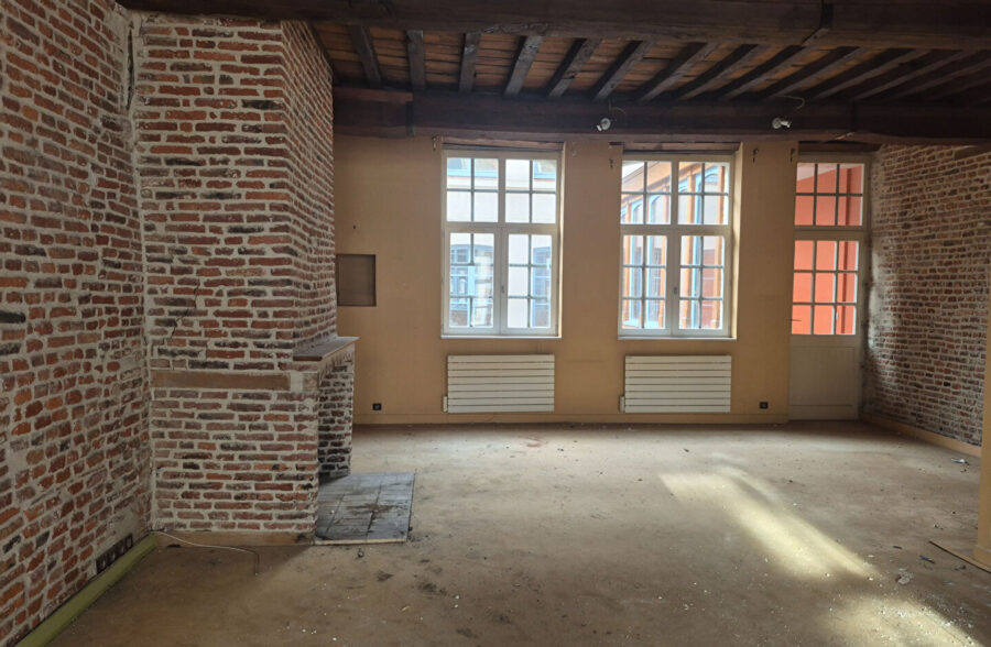 VIEUX LILLE – Plateau brut à aménager en T1/T2 de 38 m²