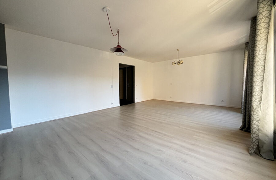 Appartement T3 traversant et lumineux 90 m² avec garage et cave – LILLE