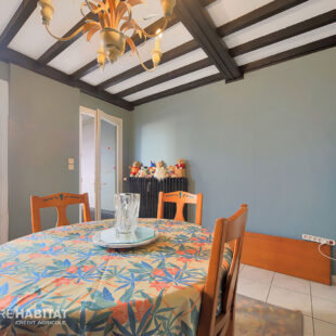 Maison 110 m² et garage.