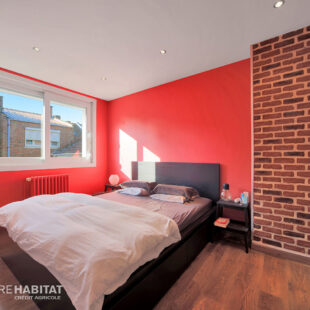 Maison 110 m² et garage.