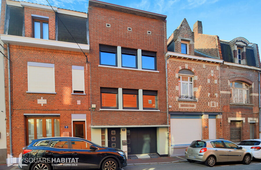 Maison 110 m² et garage.