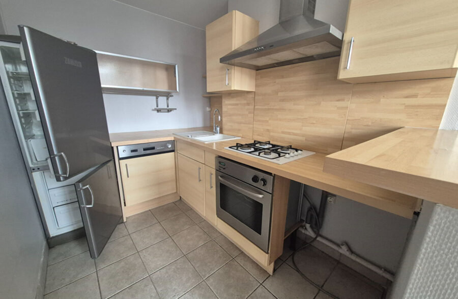 LILLE – REPUBLIQUE – T3  66m² + cave + box