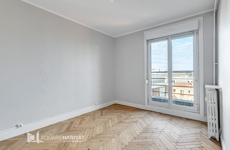 LILLE – REPUBLIQUE – T3  66m² + cave + box