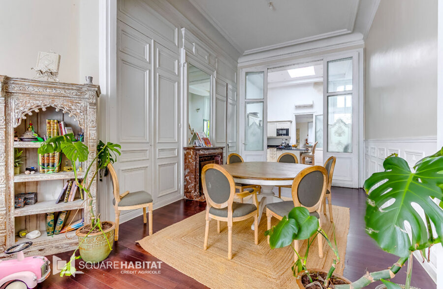 Maison de Maître de Charme , 214 m² , Proche Métro