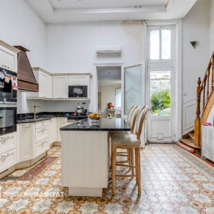 Maison de Maître de Charme , 214 m² , Proche Métro