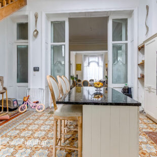 Maison de Maître de Charme , 214 m² , Proche Métro