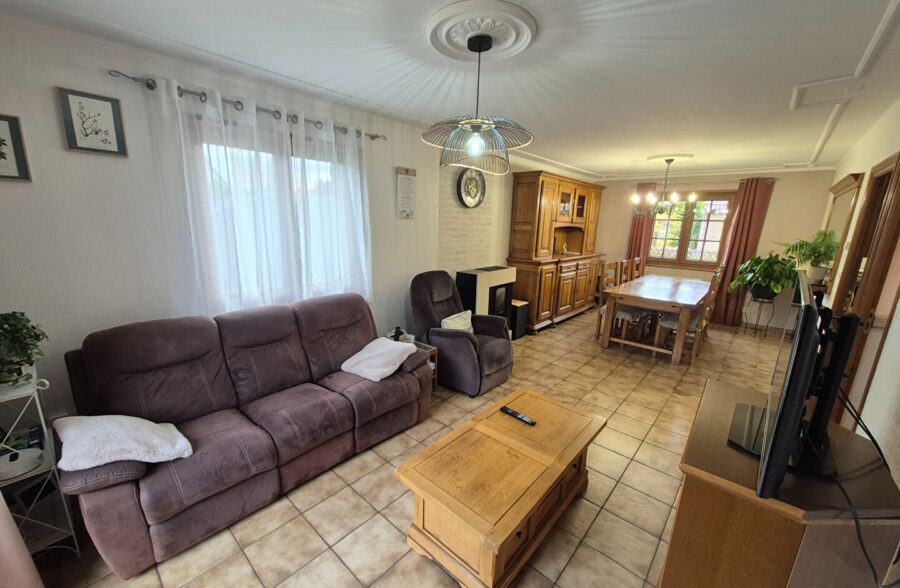 Pavillon individuel en semi plain pied Roost-Warendin 6 pièces 118m2