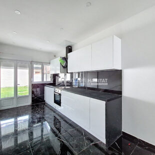 LE FLOCON – MAISON COMPLETEMENT RENOVEE AVEC JARDIN DE VILLE