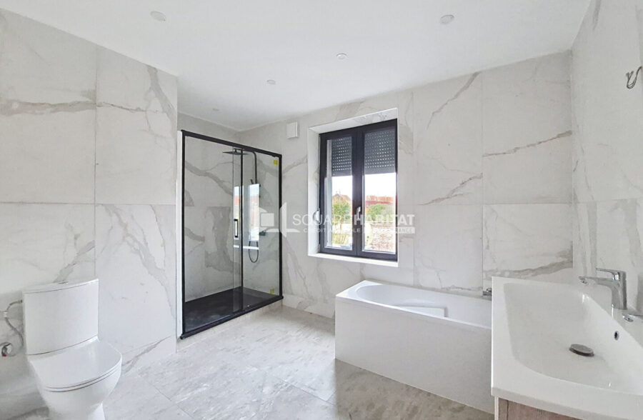 LE FLOCON – MAISON COMPLETEMENT RENOVEE AVEC JARDIN DE VILLE