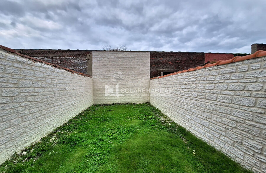 LE FLOCON – MAISON COMPLETEMENT RENOVEE AVEC JARDIN DE VILLE