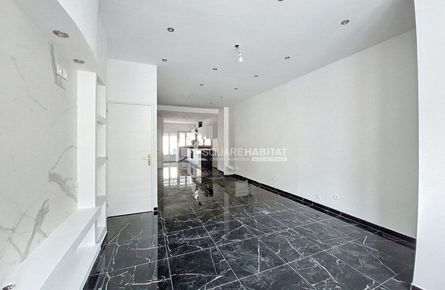 LE FLOCON – MAISON COMPLETEMENT RENOVEE AVEC JARDIN DE VILLE