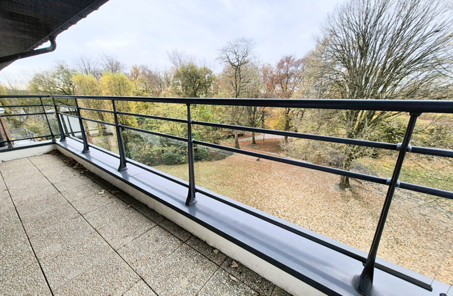 Halluin secteur prisé, Appartement 86m², deux chambres, terrasse, garage  et stationnement