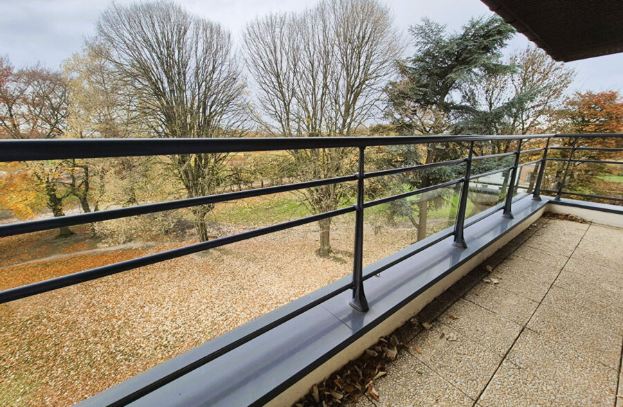 Halluin secteur prisé, Appartement 86m², deux chambres, terrasse, garage  et stationnement