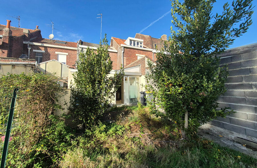 Maison familiale  trois chambres jardin