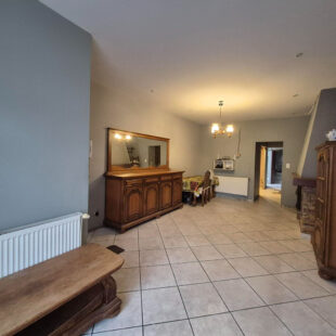 Maison à  conforter – 4 Chambres et Petite Cour