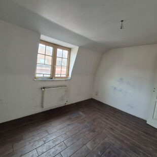 Maison à  conforter – 4 Chambres et Petite Cour