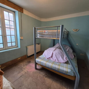 Maison à  conforter – 4 Chambres et Petite Cour