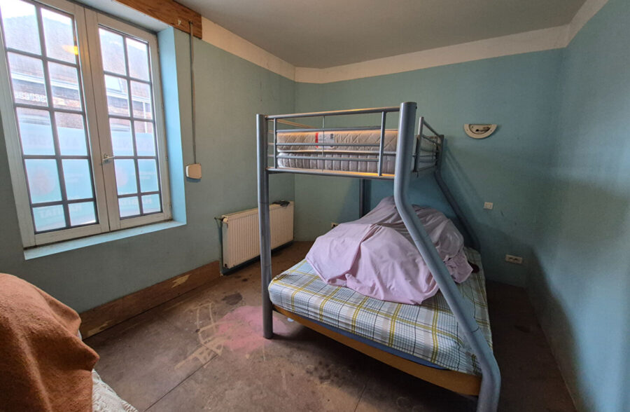 Maison à  conforter – 4 Chambres et Petite Cour