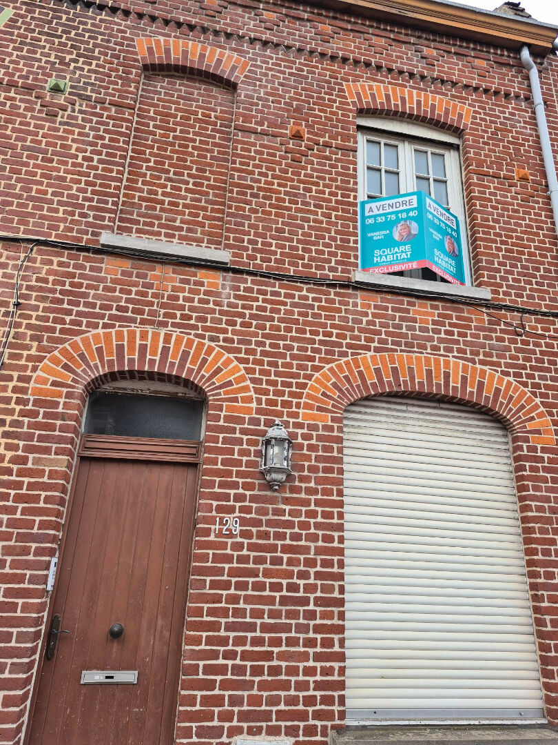 Maison à  conforter – 4 Chambres et Petite Cour