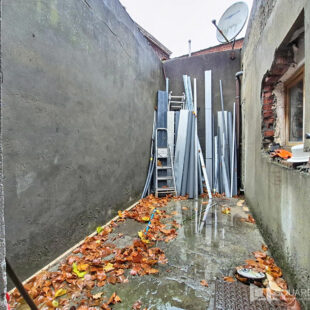 Large habitation offrant 4chambres, de beaux volumes et un extérieur !