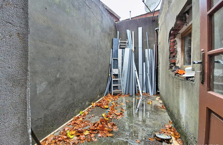 Large habitation offrant 4chambres, de beaux volumes et un extérieur !