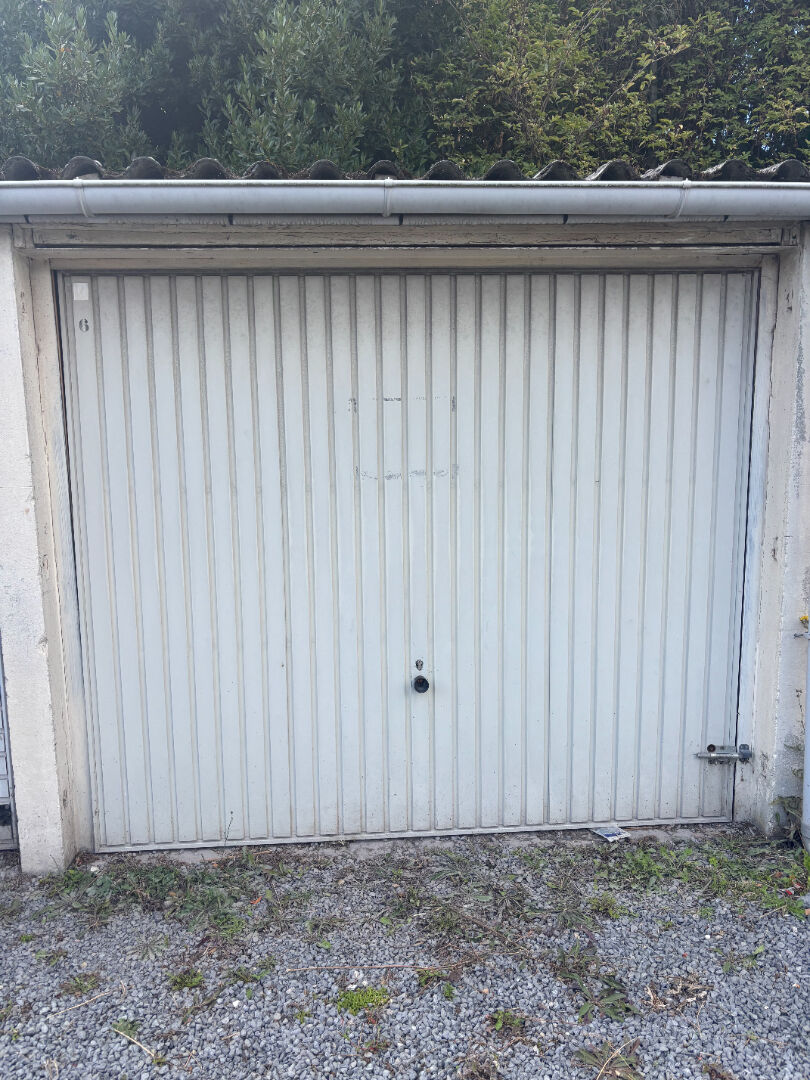 Parking / box Hellemmes-lille