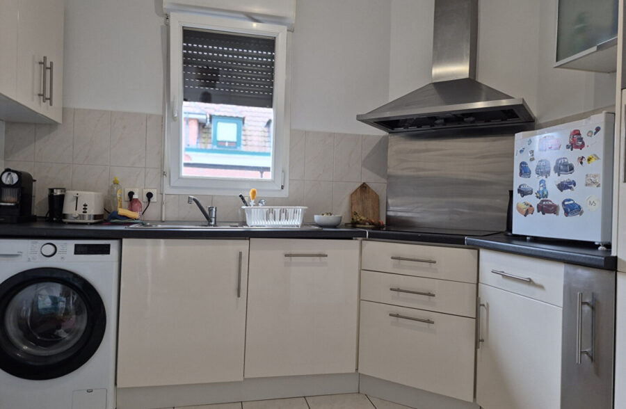 VIEUX LILLE- Appartement de 57 m2  avec une terrasse de 27 m2 BOX et CAVE