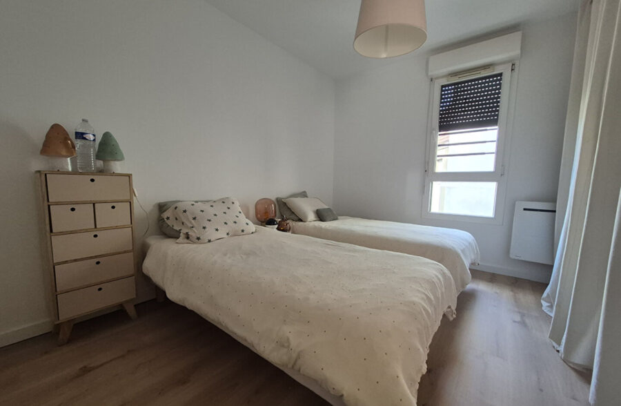 VIEUX LILLE- Appartement de 57 m2  avec une terrasse de 27 m2 BOX et CAVE