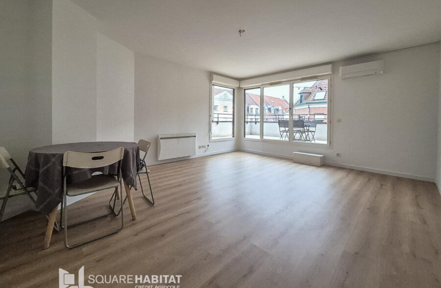VIEUX LILLE- Appartement de 57 m2  avec une terrasse de 27 m2 BOX et CAVE