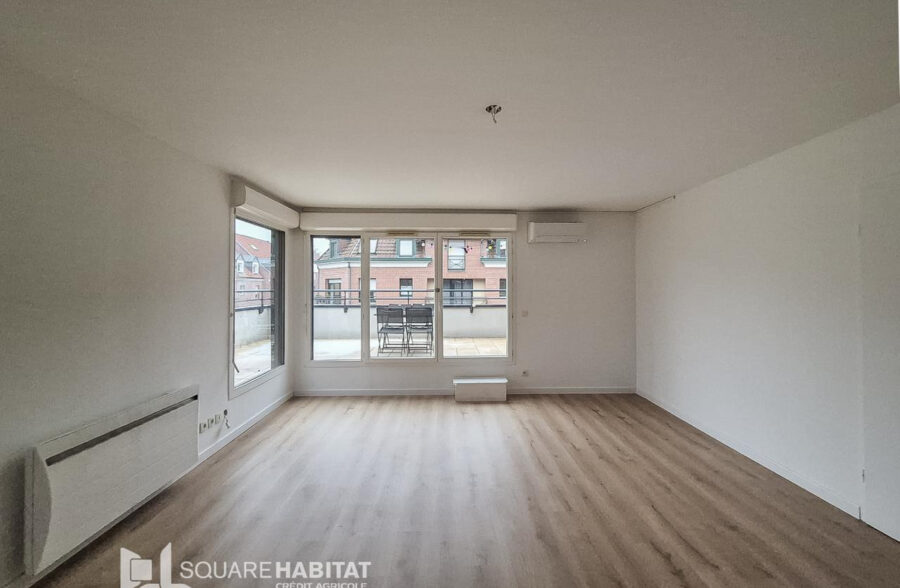VIEUX LILLE- Appartement de 57 m2  avec une terrasse de 27 m2 BOX et CAVE