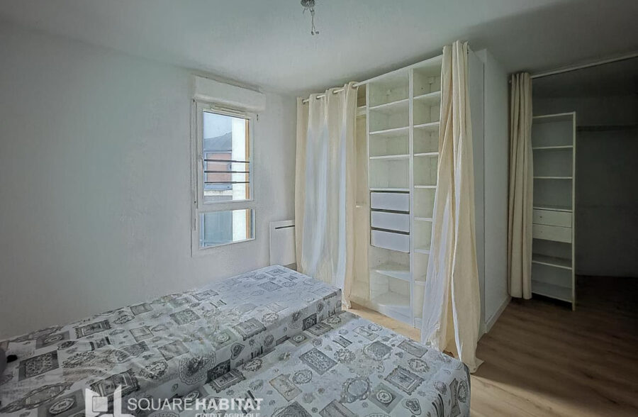 VIEUX LILLE- Appartement de 57 m2  avec une terrasse de 27 m2 BOX et CAVE