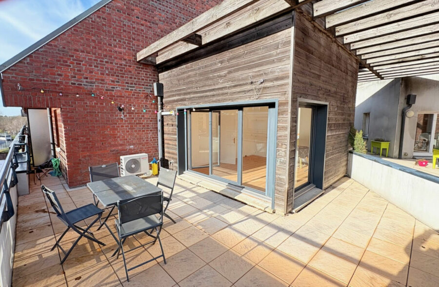 VIEUX LILLE- APPARTEMENT DE 57 M² AVEC TERRASSE DE 27M² – BOX ET CAVE