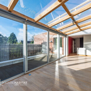 Maison de type “loft” – 4 chambres – Grand jardin et stationnement privatif