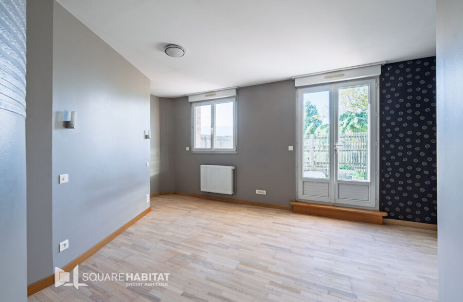 Maison de type “loft” – 4 chambres – Grand jardin et stationnement privatif