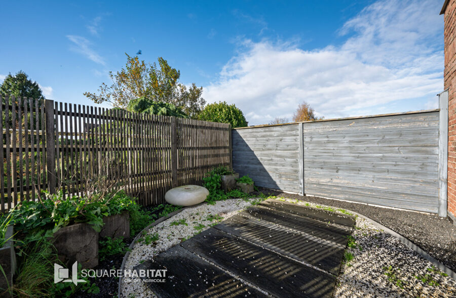 Maison de type “loft” – 4 chambres – Grand jardin et stationnement privatif