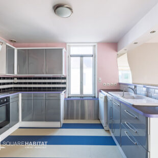 Maison de type “loft” – 4 chambres – Grand jardin et stationnement privatif