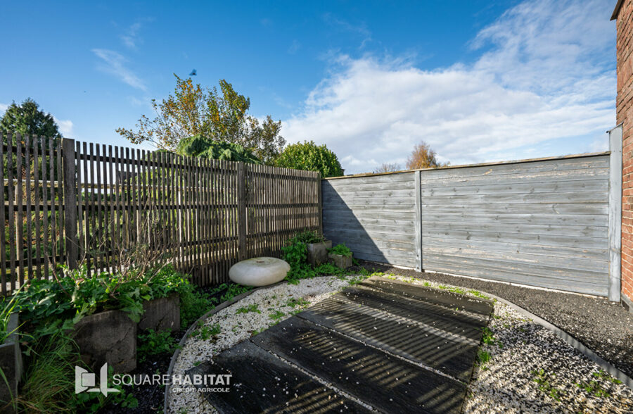 Maison de type “loft” – 4 chambres – Grand jardin et stationnement privatif