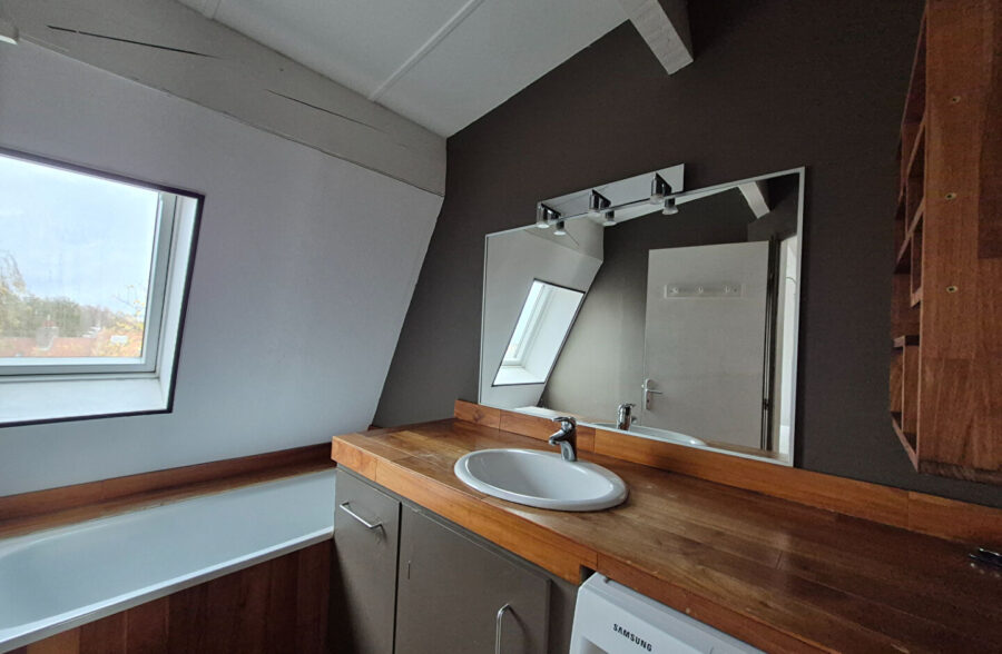 VIEUX LILLE – Appartement 3 pièces 63 m² au sol (55m² CARREZ)