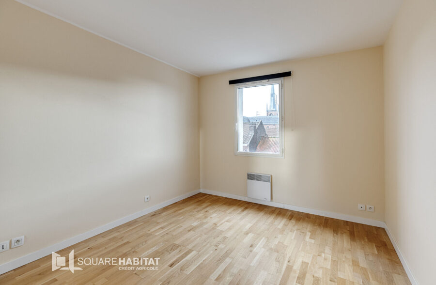 Croix Centre, appartement T4 de 81m² , 3 chambres, terrasse et garage