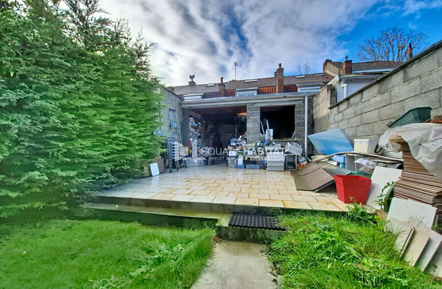 Secteur recherché et fort potentiel pour cette jolie maison située à Hem.