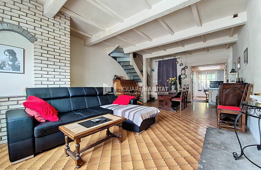 Secteur recherché et fort potentiel pour cette jolie maison située à Hem.