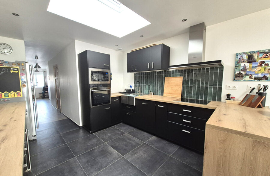 Maison Wambrechies  1930 rénovée, 3 chambres, jardin avec accès extérieur <small>&nbsp;Sous compromis&nbsp;</small>