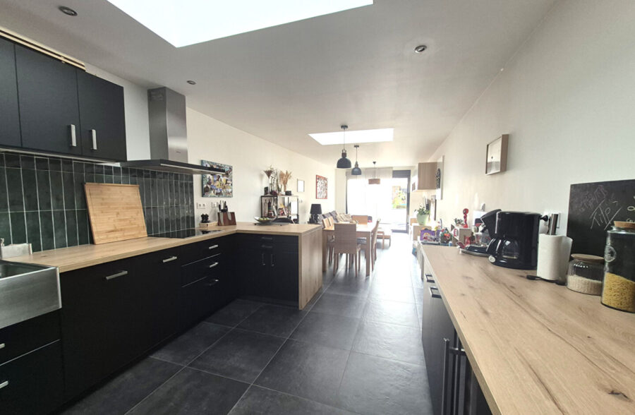 Maison Wambrechies  1930 rénovée, 3 chambres, jardin avec accès extérieur <small>&nbsp;Sous compromis&nbsp;</small>