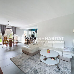 Maison familiale semi-individuelle des années 80  Au calme, proche des commodités