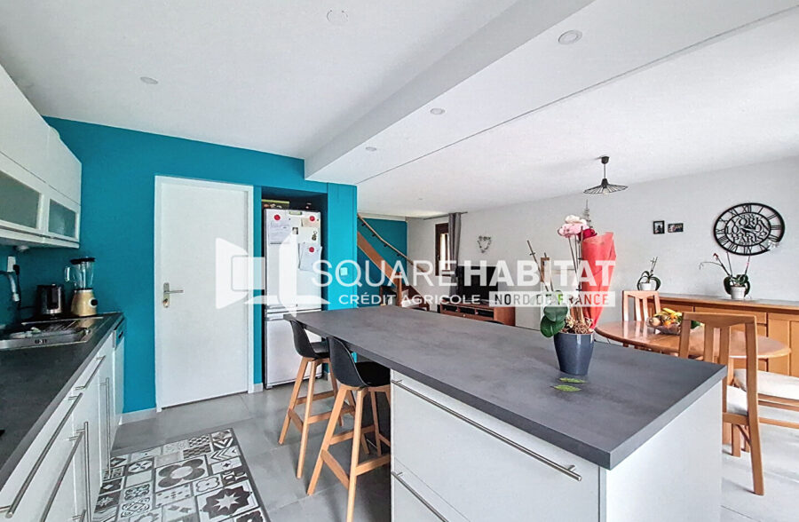 Maison familiale semi-individuelle des années 80  Au calme, proche des commodités