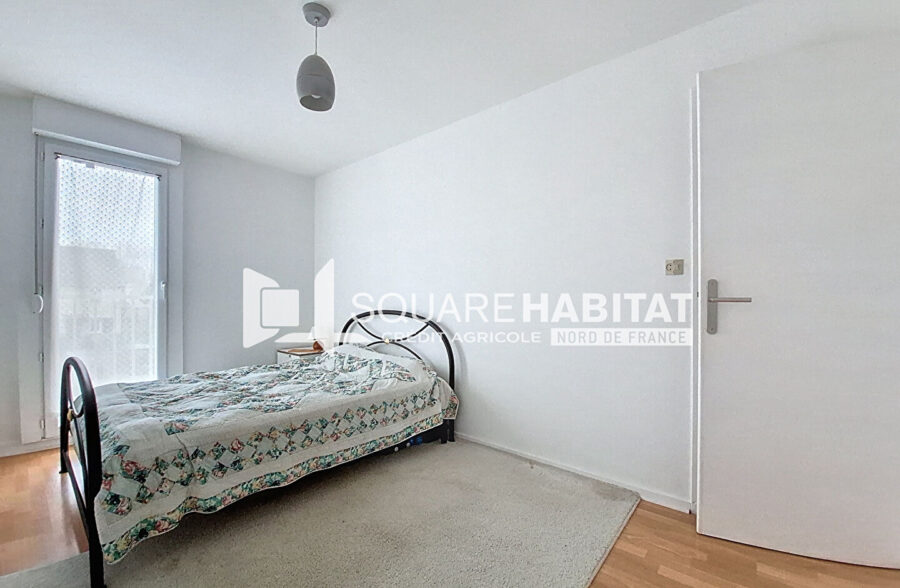 Maison familiale semi-individuelle des années 80  Au calme, proche des commodités