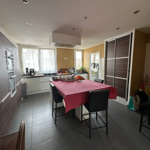 Appartement  4 pièce(s) 135 m2